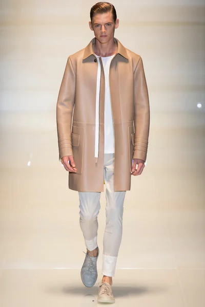 Look 11
